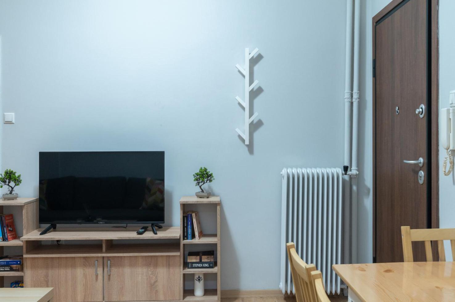Entire Apt, 2 Bdrm, City Center Ateny Zewnętrze zdjęcie