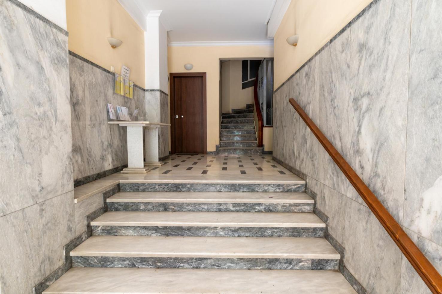 Entire Apt, 2 Bdrm, City Center Ateny Zewnętrze zdjęcie