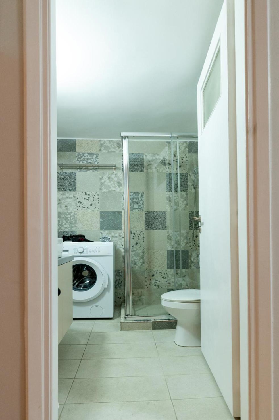 Entire Apt, 2 Bdrm, City Center Ateny Zewnętrze zdjęcie