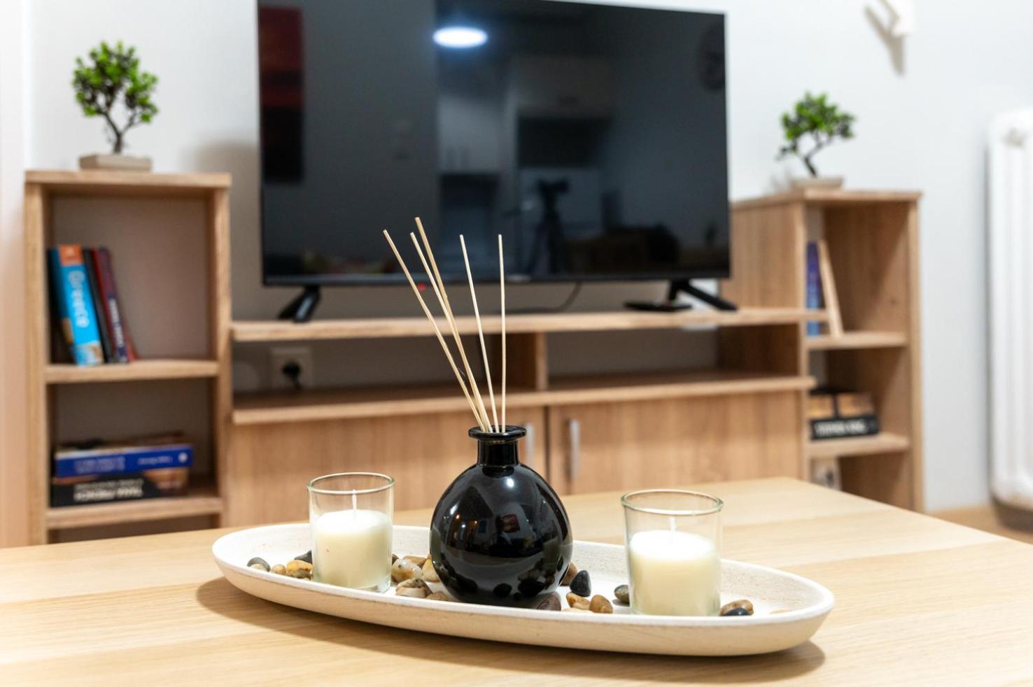 Entire Apt, 2 Bdrm, City Center Ateny Zewnętrze zdjęcie